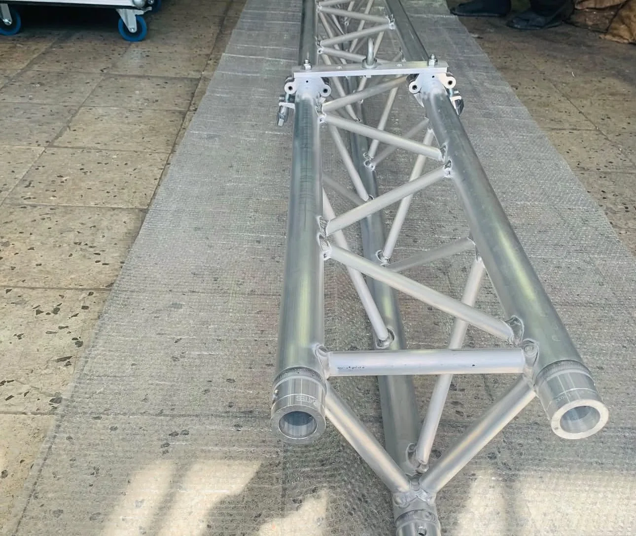 Prova Truss üçgen truss ayarlı tavan aparatı, Türkiye